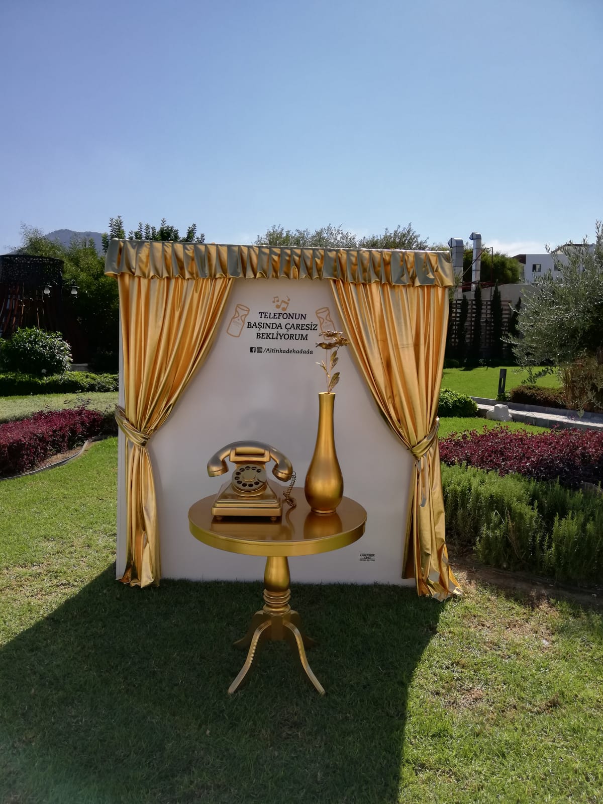 Gold Leaf Telephone Sculpture – Cyprus Decorative Products