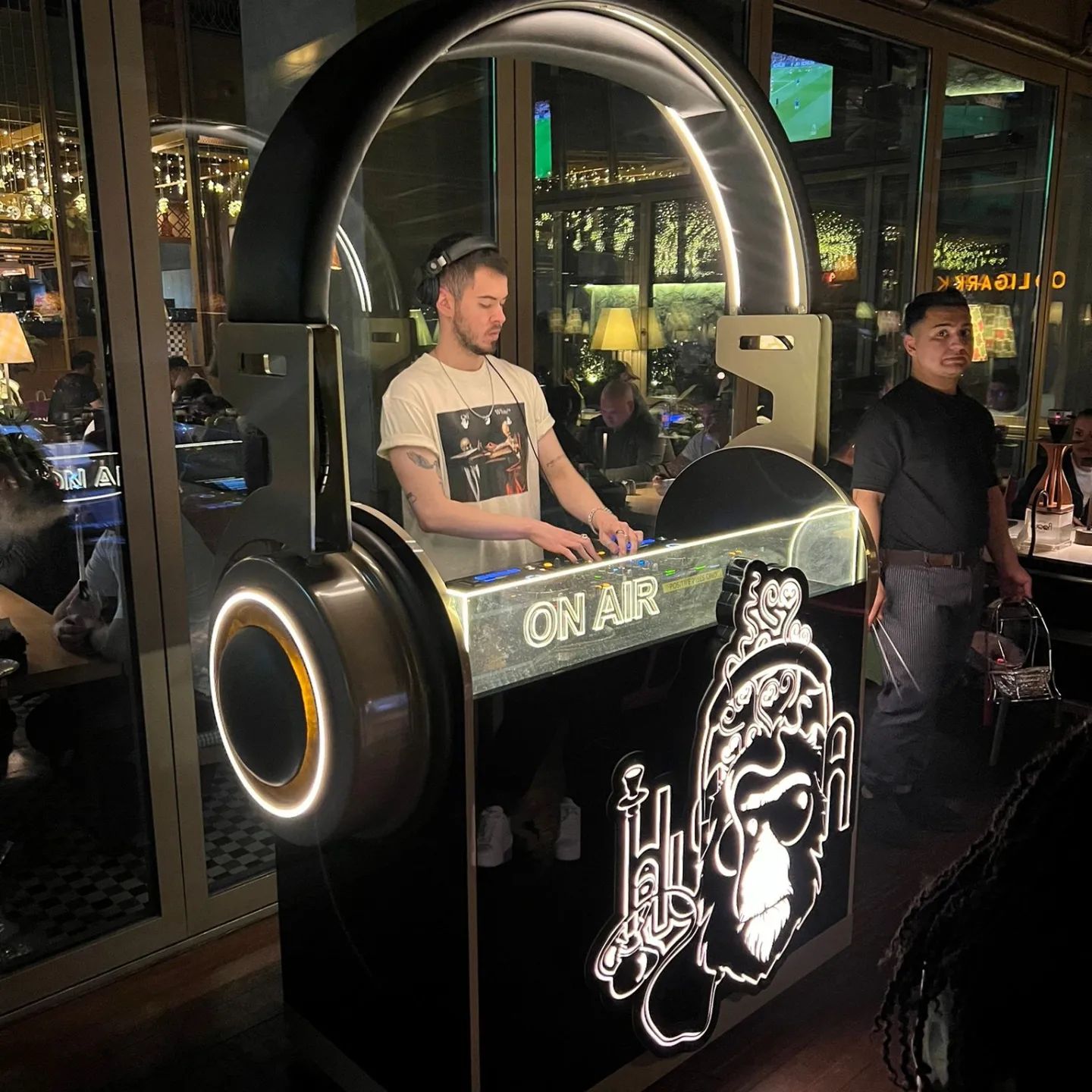 Huqqa Kulaklık DJ Kabini 