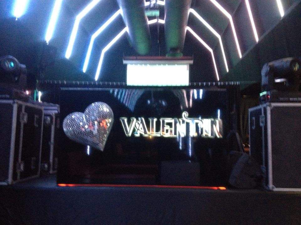 Valentin Bar Disko Topu Tasarımı – DJ Kabin Tasarımı